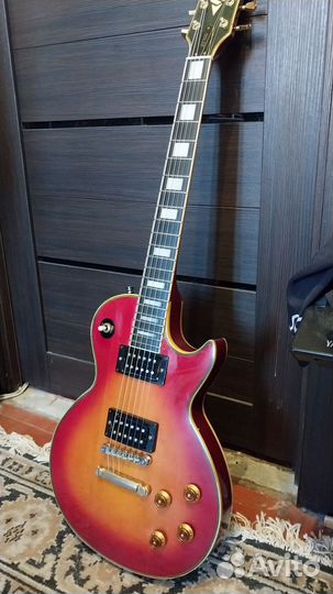 Электрогитара Yamaha SL700 (Les Paul Custom)