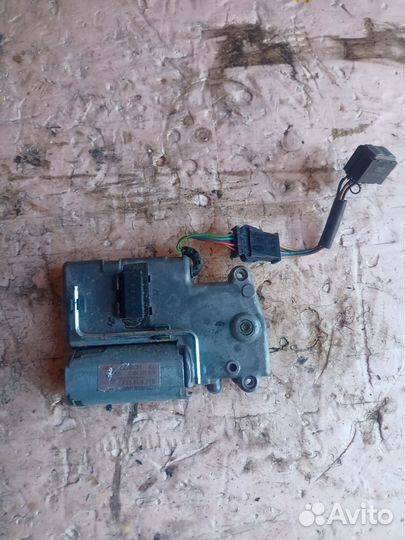 Мотор люка Audi 80 /90 (B4) 1992-1994