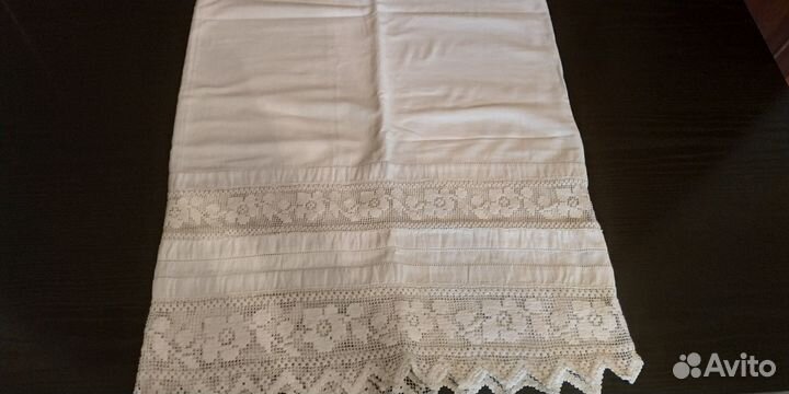 Старинные подзор и наволочка