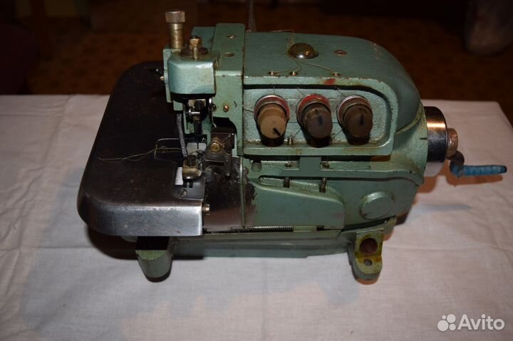 Промышленный оверлок 208 класса