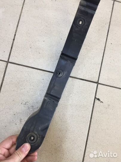 Кронштейн бампера задний правый Opel Astra H