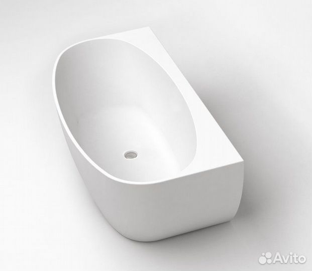 Ванна акриловая BelBagno BB83 150х78 белая