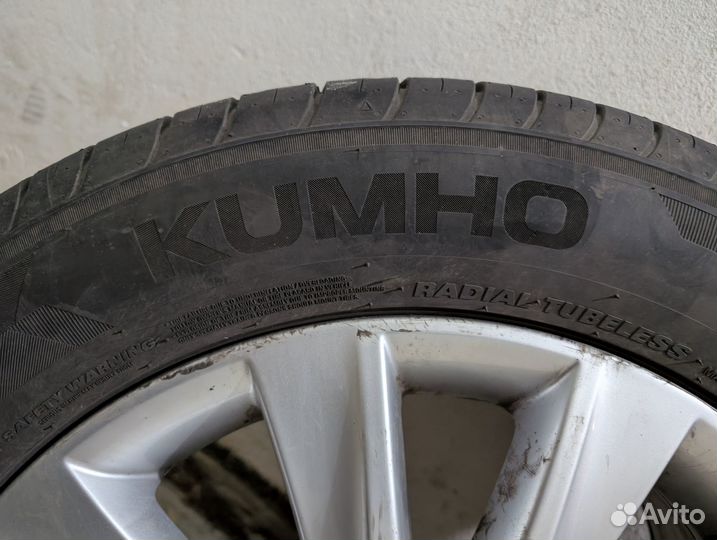 Kumho Ecsta HS52 235/55 R17 103W