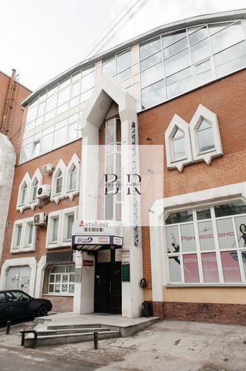 Офисв центре 417.1 м² с арнедатором, ремонтом