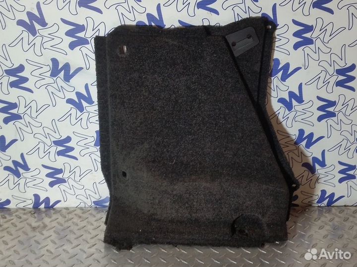 Обшивка багажника правая Range Rover III