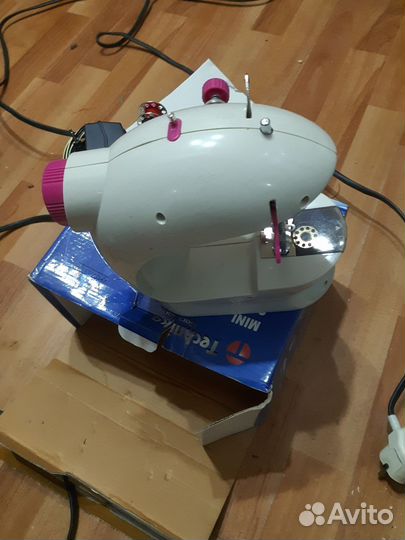Мини швейная машинка