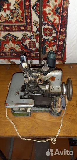 Швейная машинка оверлок