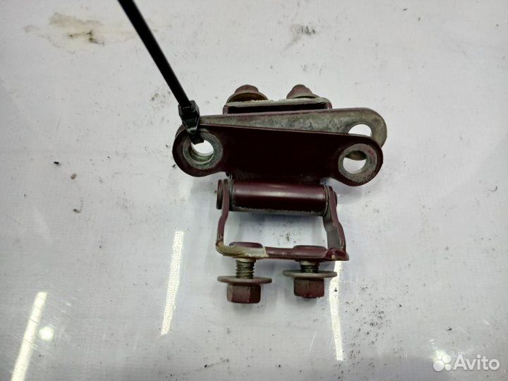 Петля двери багажника Toyota Caldina ST190G 4S-FE