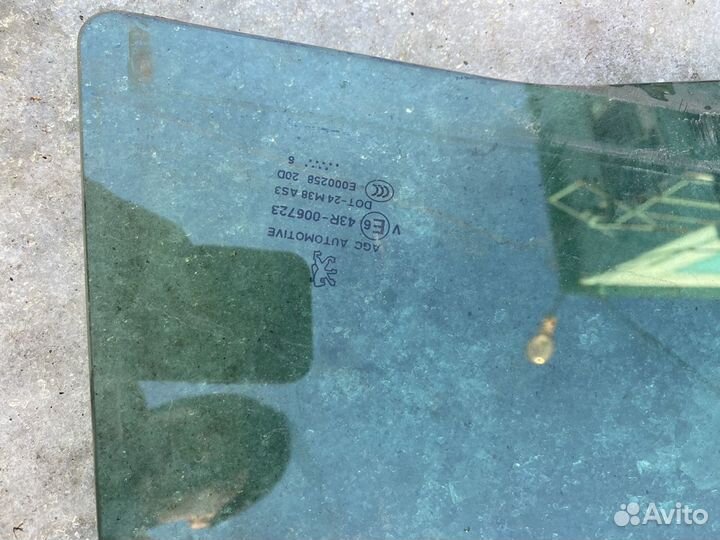 Стекло заднее правое на Peugeot 308, 08-15 г