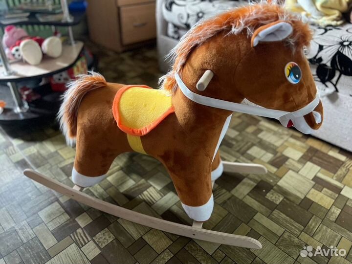 Детская качалка лошадь