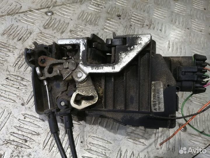 Замок задней правой двери Mercedes Benz ML W163