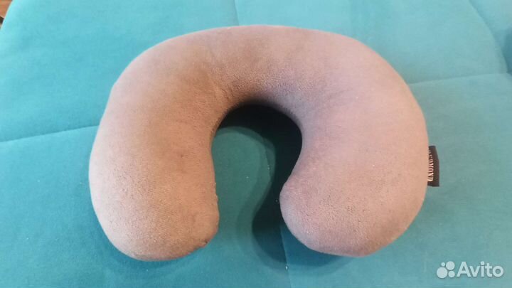 Дорожная подушка на шею