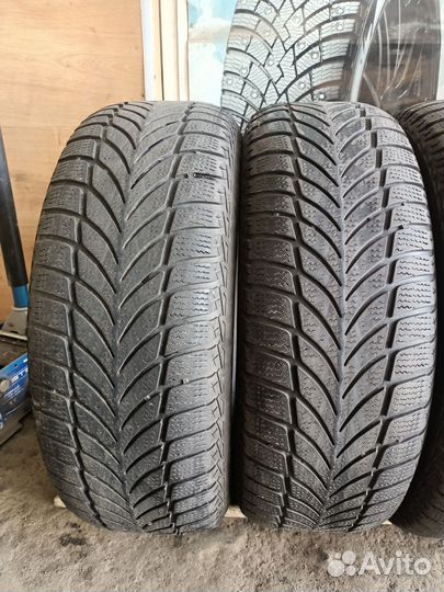 Goodyear UltraGrip 215/60 R16 99V