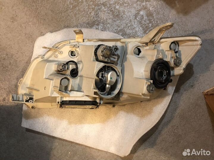 Фара правая Toyota Corolla Fielder/Axio