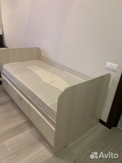 Детская кровать Дельфин с матрасом