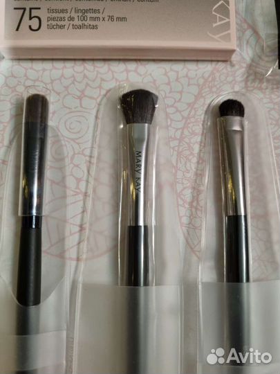 Кисти, спонжи, матирующие салфетки Mary Kay