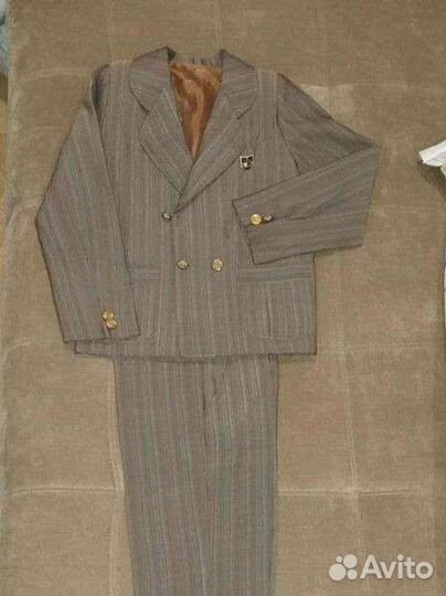 Классический костюм детский новый