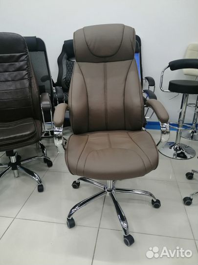 Офисное кресло новое