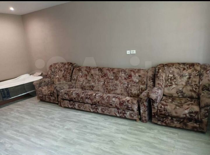 1-к. квартира, 42 м², 2/2 эт.