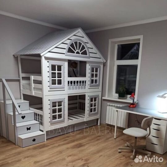 Кровать домик