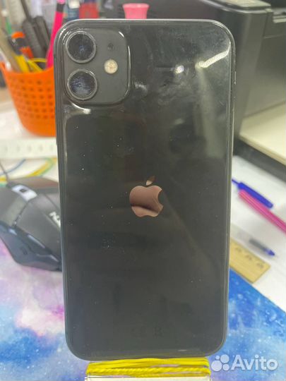 iPhone 11, 64 ГБ