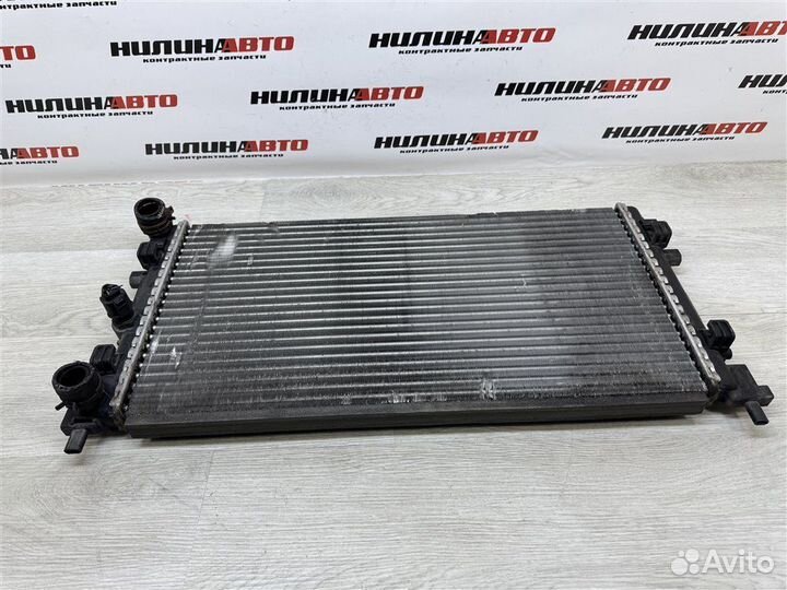 Радиатор охлаждения Skoda Fabia 2 хетчбэк 1.6 TDI