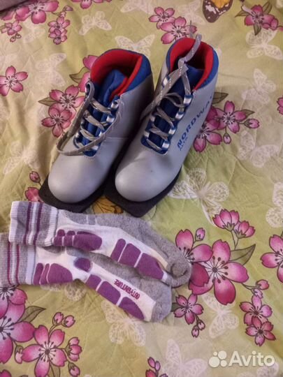 Лыжные ботинки+ термоноски 34 размер