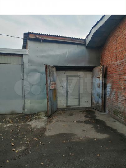 Гараж, > 30 м²