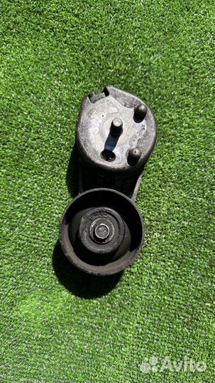 Натяжной ролик приводного ремня Range rover L322