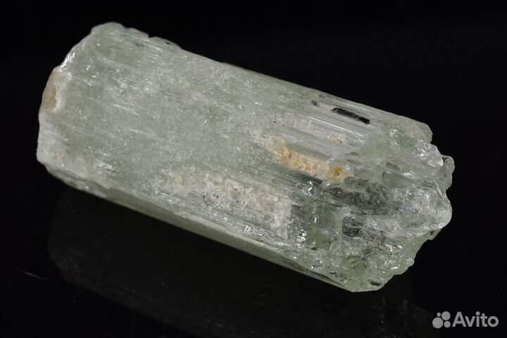 Красивый кристалл Зональный берилл. Лот №1177
