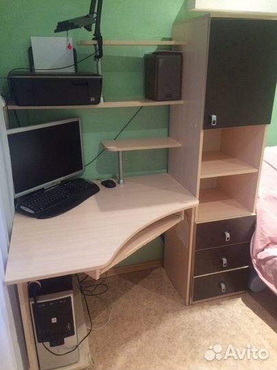 Компьютерный стол
