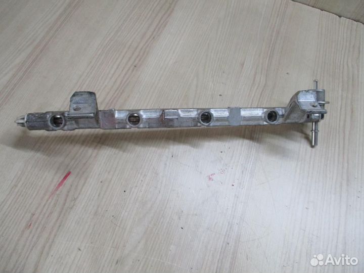 Рейка топливная (рампа) форд Fusion 2002 -2005