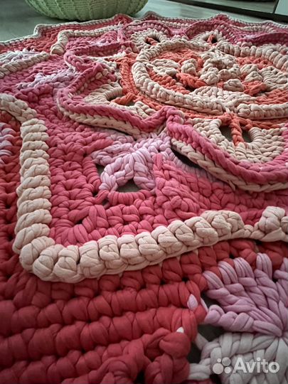 Детский коврик вязаный