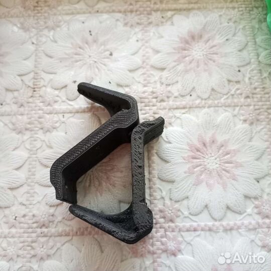 Защелка для чехлов лезвий коньков