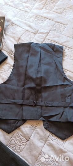 Костюм-тройка