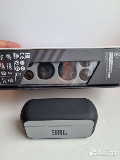 Беспроводные наушники JBL Reflect Flow