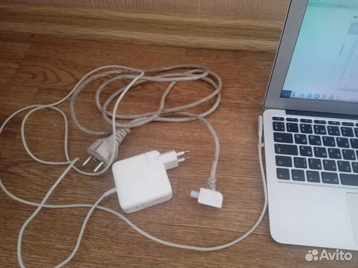 Apple MacBook Air 11 mid2011 i7/4GB/128Ssd