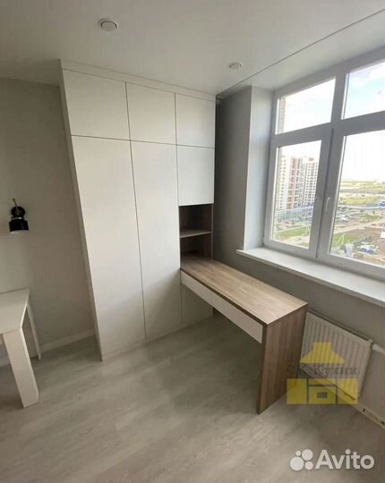 Книжный шкаф