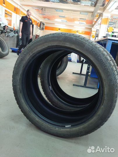 Continental IceContact 2 SUV 255/45 R20 105T