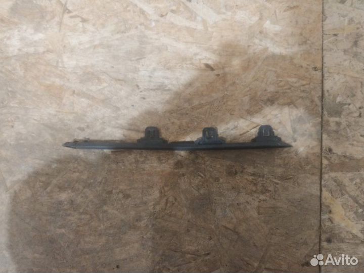 Накладка бампера передняя правая Toyota Rav4 5