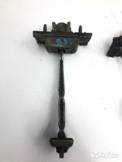 Ограничитель двери передний Ford Focus 1 универсал