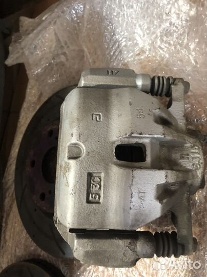 Тормозные диски и супорта в комплекте