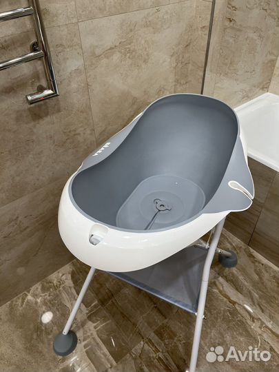 Ванночка для купания+подставка Beaba