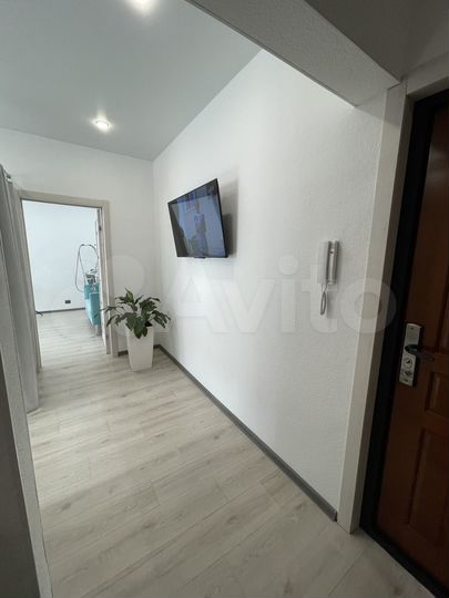 4-к. квартира, 81,8 м², 1/10 эт.