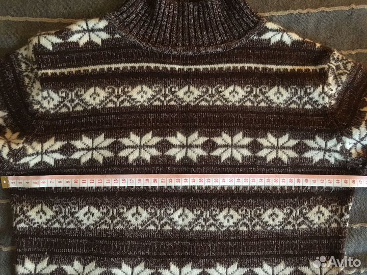 Свитер шерстяной