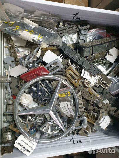 Значки на иномарки