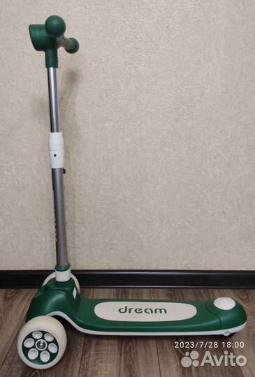 Самокат трехколесный kreiss с фонариком