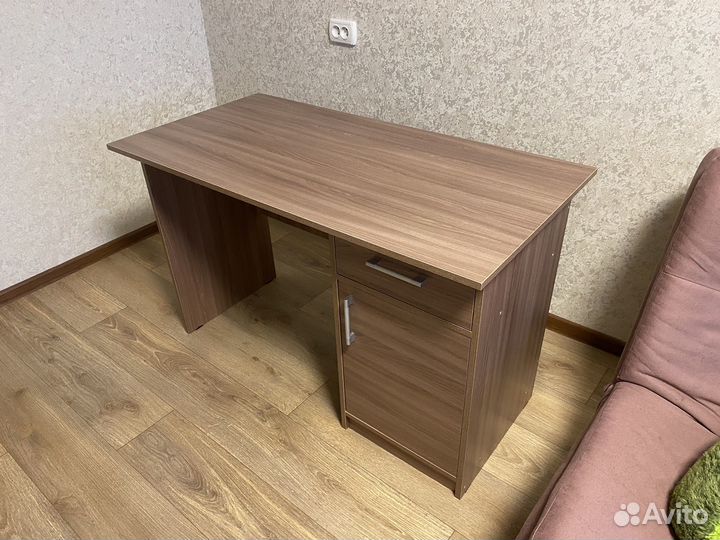 Письменный стол