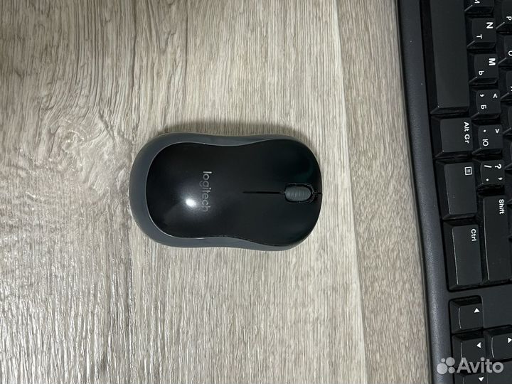 Беспроводная клавиатура и мышь Logitech MK270