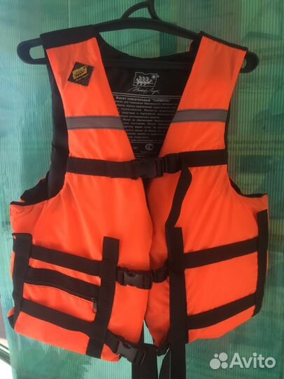 Спасательные жилеты